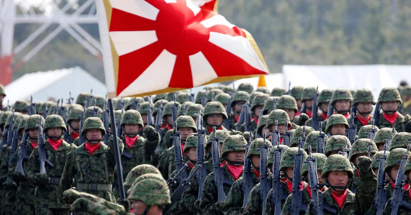 Правящая партия Японии призвала увеличить военные расходы по примеру НАТО