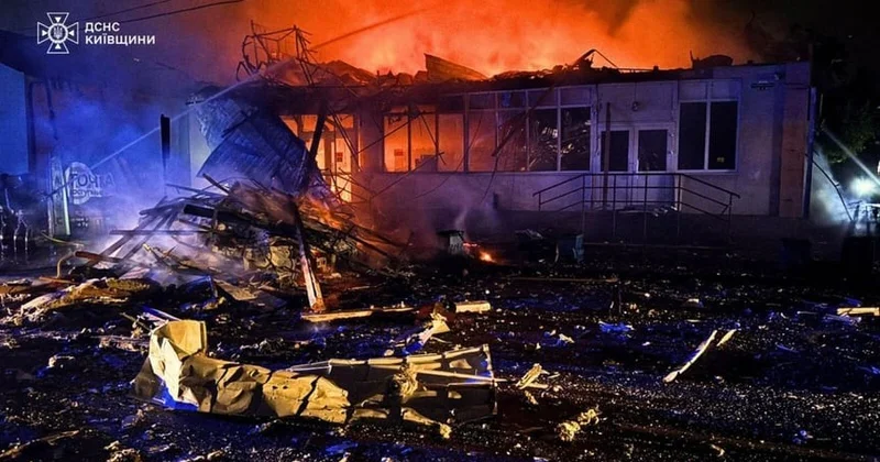 Россия ударила по четырем регионам Украины, убив 8 человек и оставив без света Полтаву