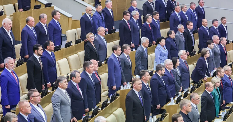 Putinə xaricdəki rusları qorumaq üçün ordunu digər ölkələrə göndərmək səlahiyyəti verildi