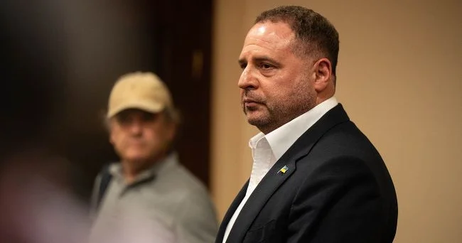 Ермак прибыл в суд, где ему изберут меру пресечения Minval Politika