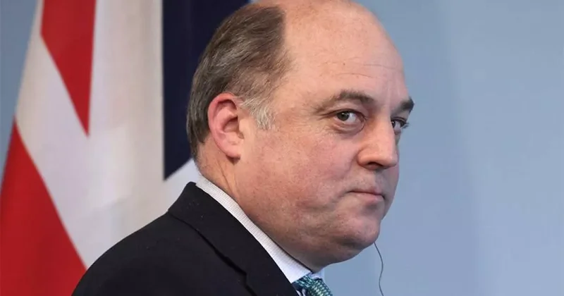 Россия объявила в розыск экс министра обороны Великобритании ФОТО