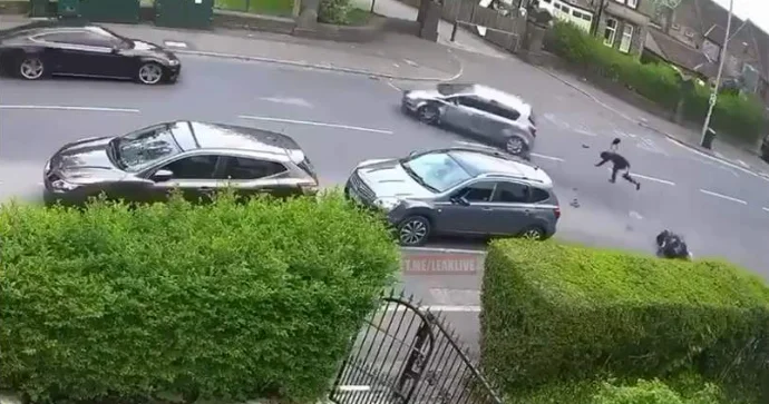 Oğurladığı motosikletlə polisdən qaçan gənc qəza törətdi Düşüb piyada qaçdı VİDEO