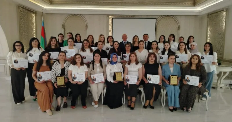İbtidai sinif müəllimləri intellektual yarışda iştirak etdilər