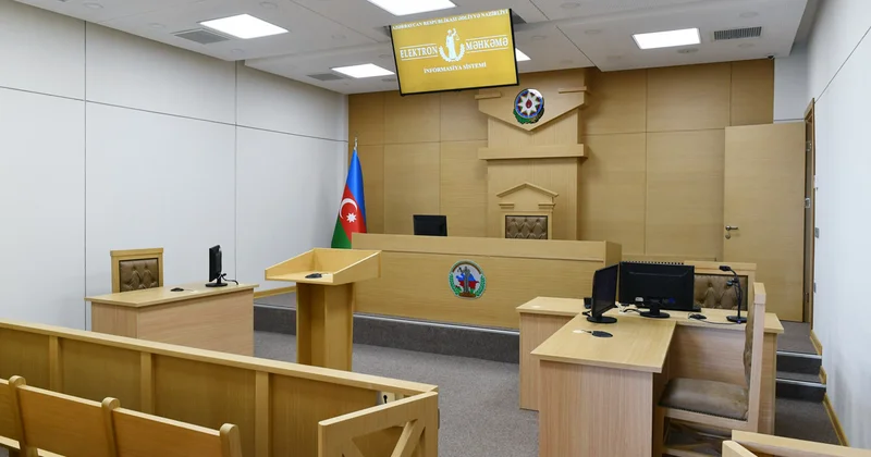 Təqsirləndirilən şəxsi azadlığa buraxdıracağına söz verdi: Özü həbsə düşdü