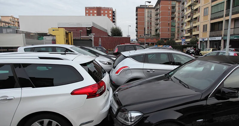 Parklanma problemi narazılıq yaratdı Nişan görünmür, cərimə yazılır İDDİA