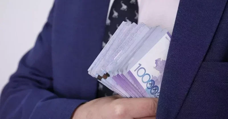 В Казахстане депутат заплатит 100 миллионов за взятку чиновнику