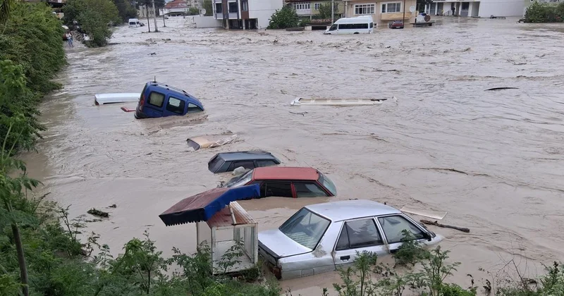 Türkiyənin Samsun əyalətində sel səbəbindən dərslər dayandırılıb