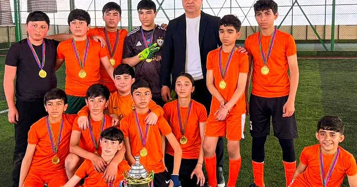 Gəncədə məktəblilər arasında minifutbol turniri başa çatıb