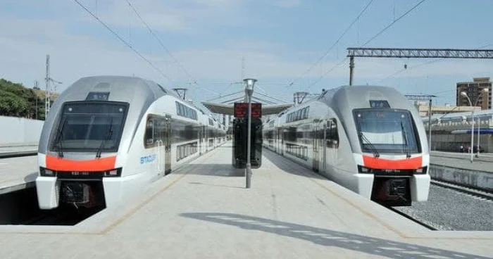 Qatarların sayı artırılacaq FOTO