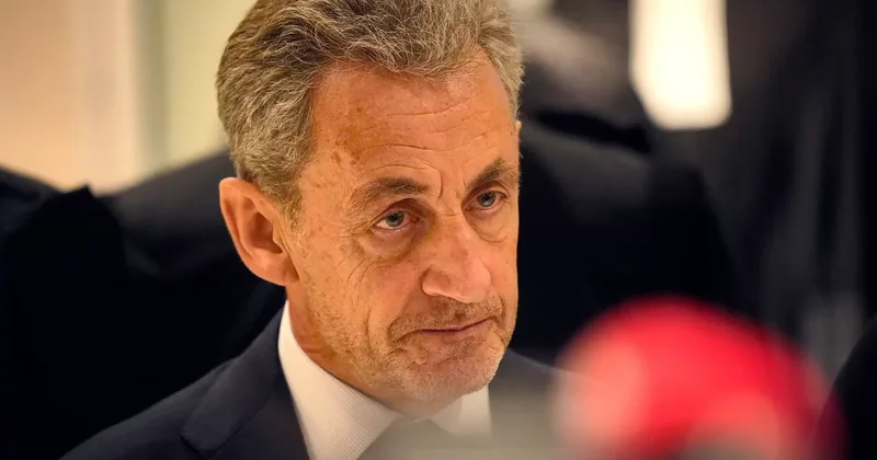 Qəddafi Sarkozi əlaqələri ilə bağlı yeni təfərrüat üzə çıxdı
