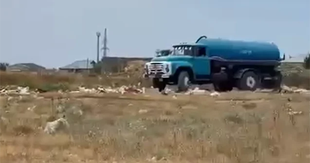 “Ərazini boş görənlər gətirib istədikləri zibili atırlar” Video