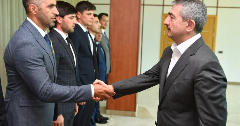 Avropa çempionatının qalibi olan çövkən üzrə Azərbaycan millisi mükafatlandırılıb