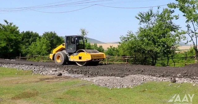 В Огузском районе началась реконструкция дорог
