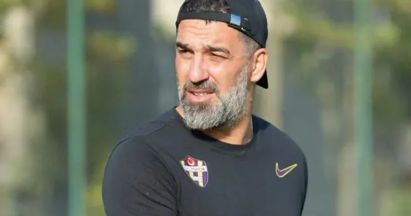 Arda Turan Qəbələ Futbol Akademiyasının sabiq direktoruna jest etdi
