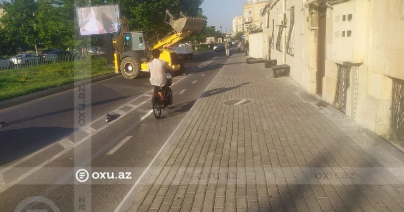 Bakının mərkəzində yol çökdü