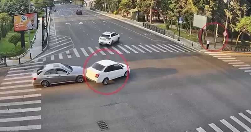 Так опасные маневры приводят к авариям Бакинские ДТП / ВИДЕО