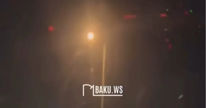 Masazır duz gölünün yanındakı yolda yanıb sönən işıq dirəkləri VİDEO
