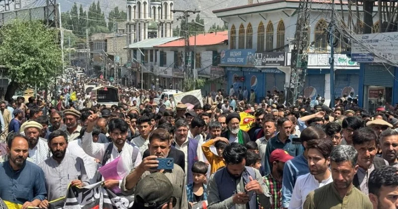 Pakistanda İrana hücumlara qarşı etirazlar başladı