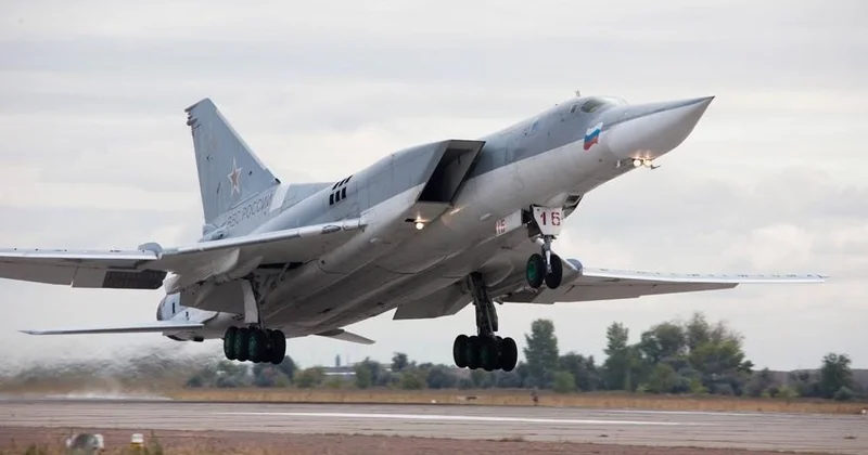 İnanılmaz: Rusiya aerodromları vurulur, 40 təyyarə məhv edildi Video