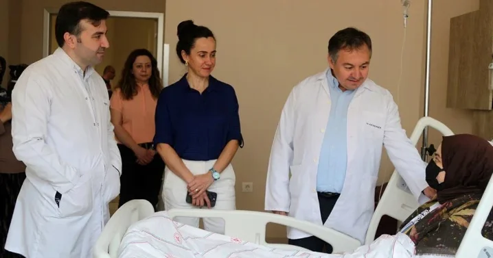 Arıqlamaq üçün bitki çayları içən qız şoka düşdü, əməliyyata götürüldü FOTO