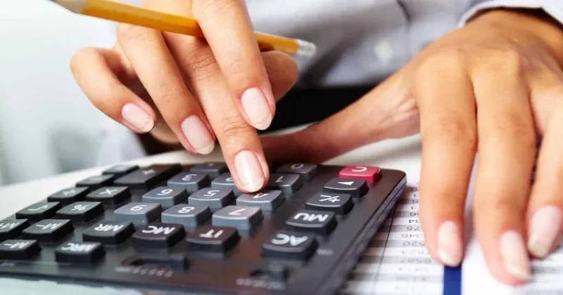 Azərbaycanda bu şəxslərin maaşı 1100 manat OLDU RƏSMİ