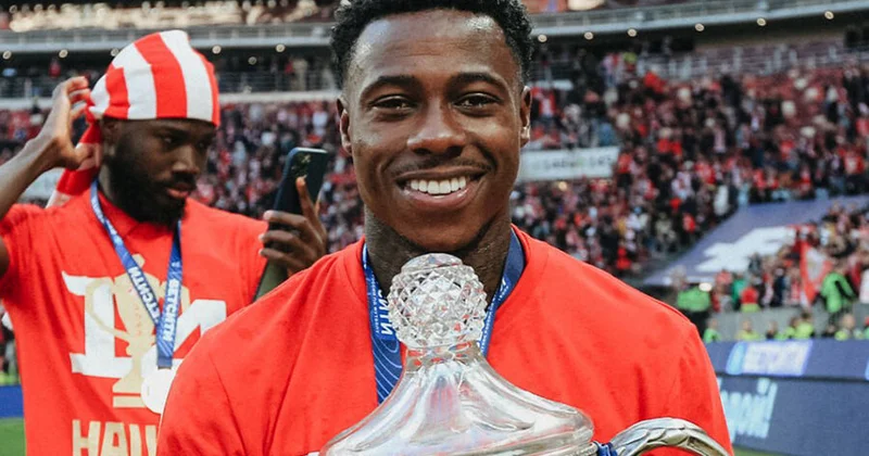 Dubay polisi futbolçu Quincy Promesi öz evində həbs edib