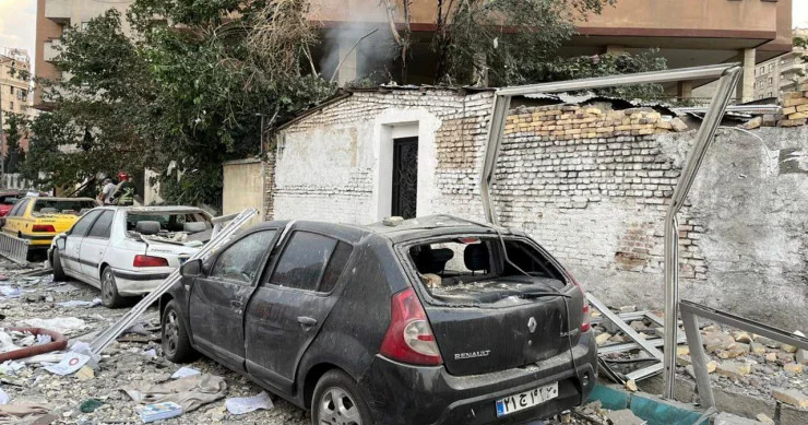 İsrailin hücumundan sonra İran küçələri VİDEO