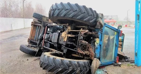 Трагедия в Ярдымлы: водитель трактора погиб в результате опрокидывания техники