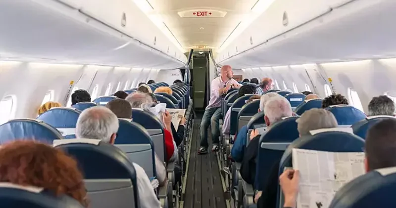 Pilot və ekipaj üzvlərini təqlid etdi, 6 il ərzində 120 dəfə pulsuz uçdu