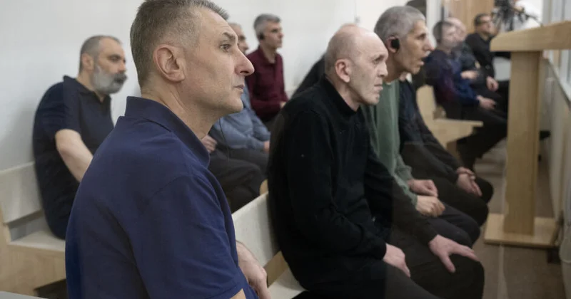 Они могли бы быть уничтожены без суда, но тогда победа не отличалась бы от преступления РАСКЛАД от Азера Ахмедбейли