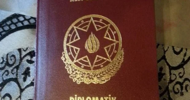 Еще одна категория работников сможет иметь диппаспорт