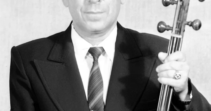 Görkəmli kaman ifaçısı!