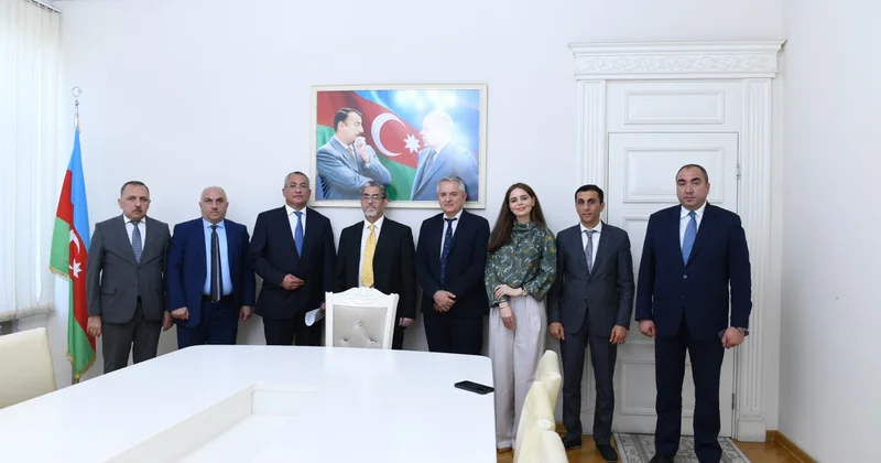 Rövşən Rzayev xarici jurnalistlərlə görüşdü FOTOLAR