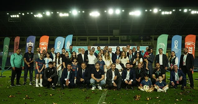 Bir mərtəbənin arxasındakılar... Fotolar