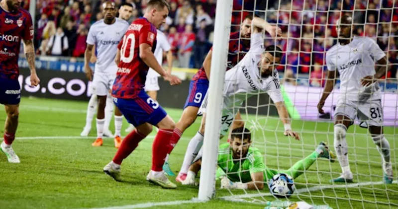 Məşhur futbol meneceri metro relslərində ölü tapılıb FOTO