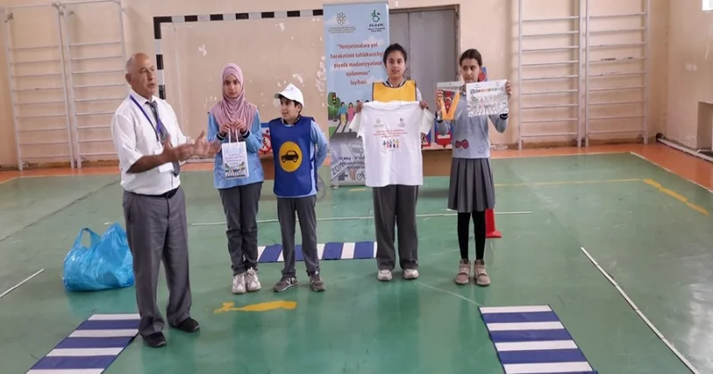 Yeniyetmələrə yol hərəkətinin təhlükəsizliyi, piyada mədəniyyətinin aşılanması” layihəsinin yekun tədbiri keçirildi FOTOLAR