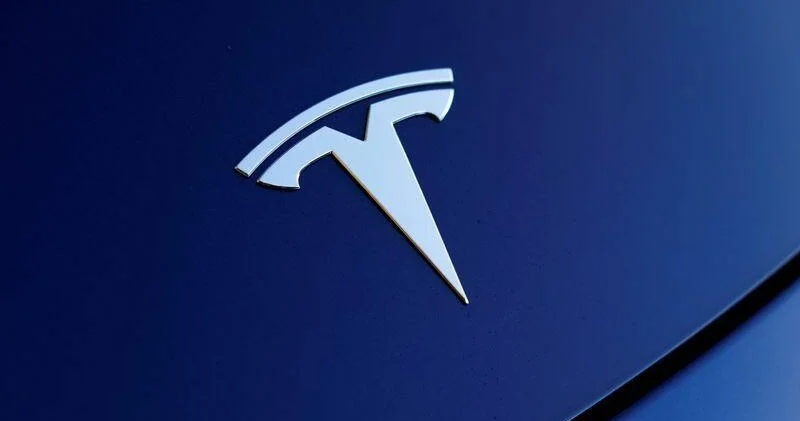 Tesla подала в суд на бывшего сотрудника