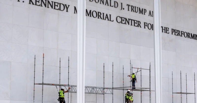 Имя Трампа удалили с фасада Кеннеди центра Minval Politika