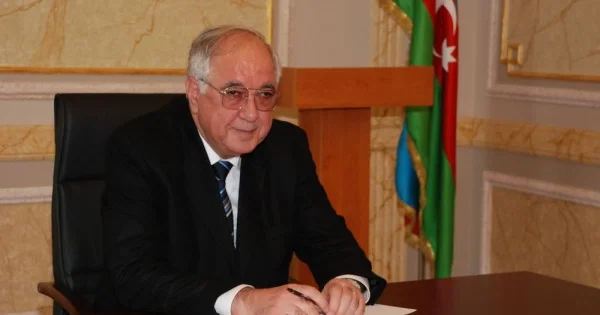Dövlət xadimi və yazıçı Hidayət Orucov dünyasını dəyişib
