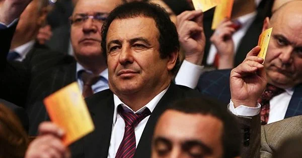 Çarukyan Nikola qarşı: məhkəmə ərizəni qəbul etdi