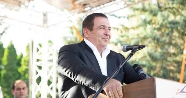 Müxalifət lideri Paşinyanı məhkəməyə verdi