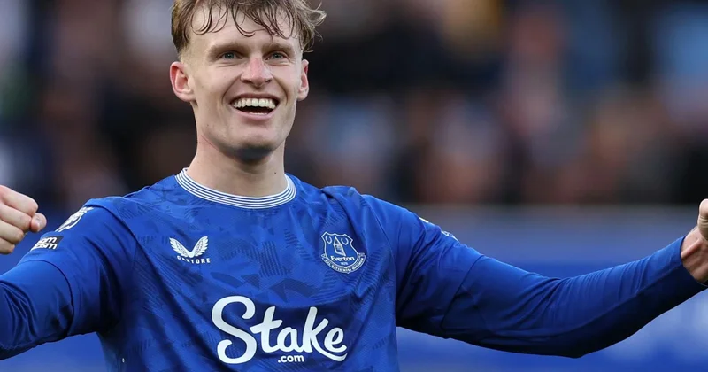 “Siti” və “Bavariya” “Everton”un müdafiəçini izləyirlər