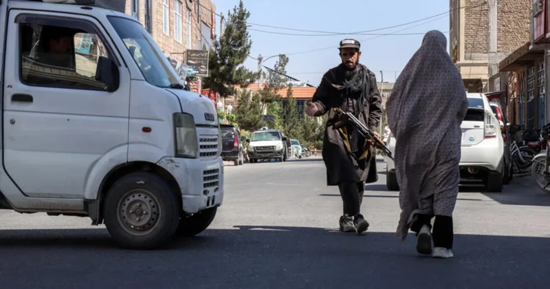 Əfqanıstanda qadınların etiraz aksiyalarını yatırmaq üçün hərbi texnika cəlb edildi