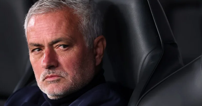 Mourinyodan ilk həmlələr: İki futbolçunu göndərir