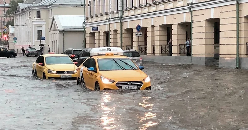 Москву затопило после мощных ливней ВИДЕО