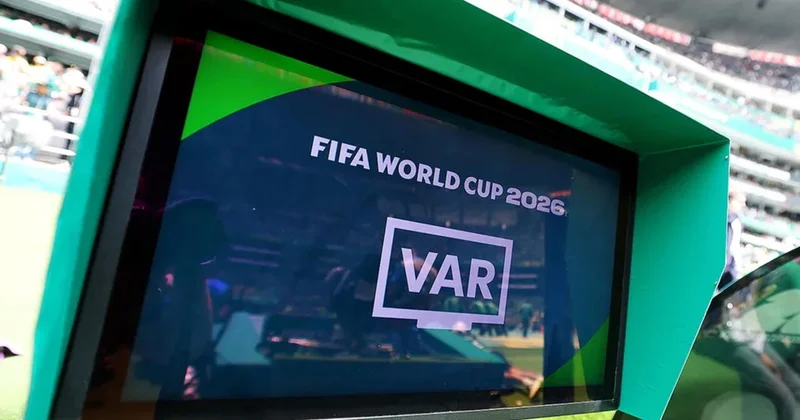 Впервые на чемпионате мира по футболу VAR отменил желтую карточку