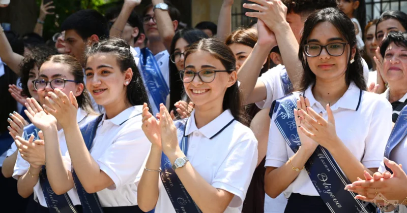 Azərbaycan məktəblərində “Son zəng” sədaları