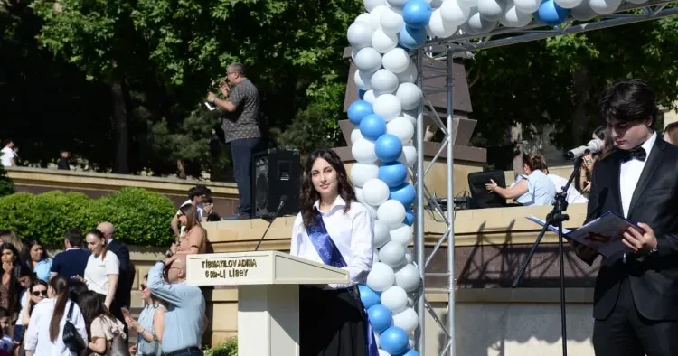 6 nömrəli məktəb liseydə “Son zəng” tədbiri keçirildi FOTO