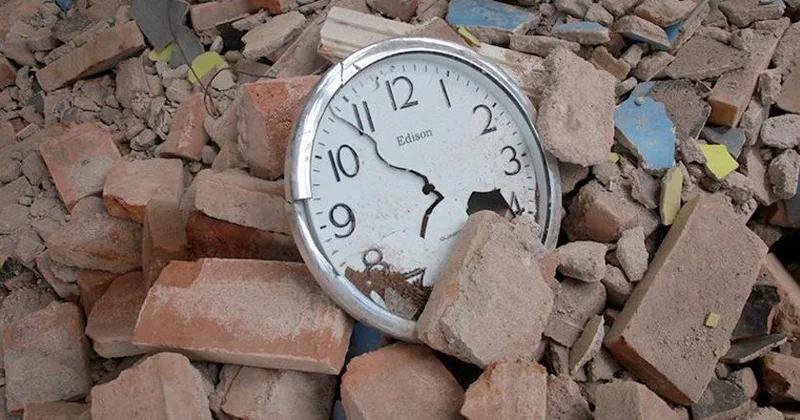 Dəhşətli zəlzələ ölkəni sarsıtdı: 61 nəfər öldü, 33 nəfər itkindir