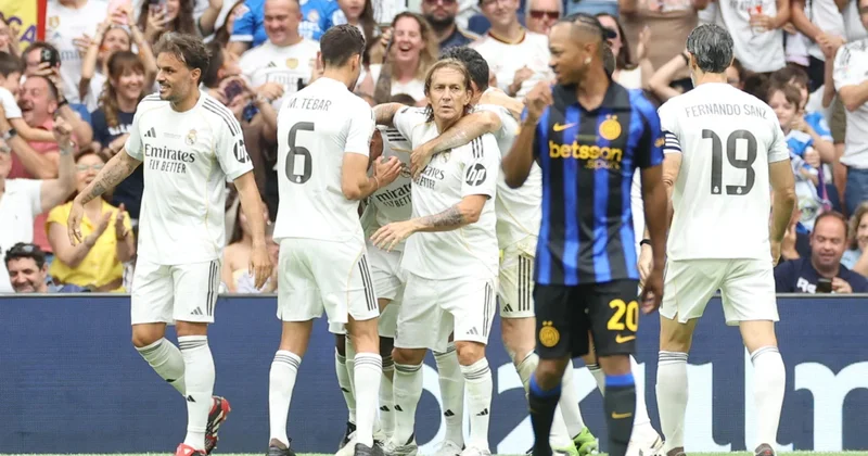 Əfsanələr matçı: “Real” “İnter”i məğlub etdi Emre də meydana çıxdı